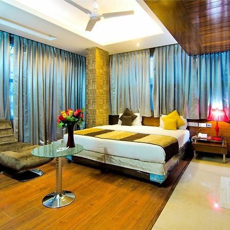 Hotel Omega Residency Nuova Delhi Esterno foto
