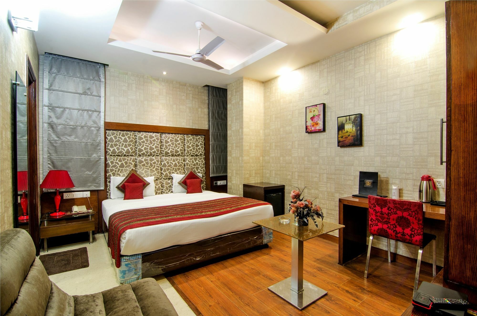 Hotel Omega Residency Nuova Delhi Esterno foto