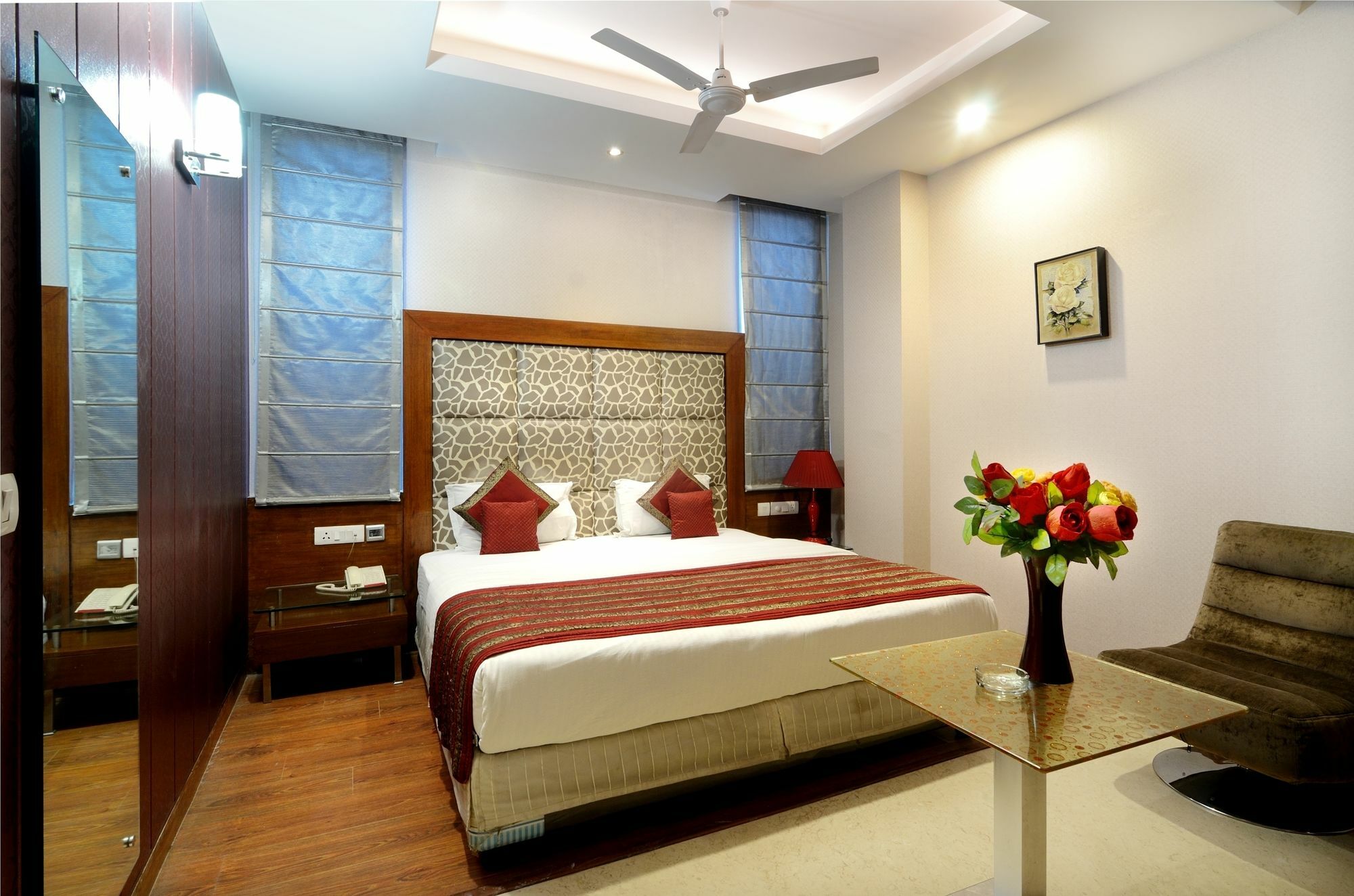 Hotel Omega Residency Nuova Delhi Esterno foto