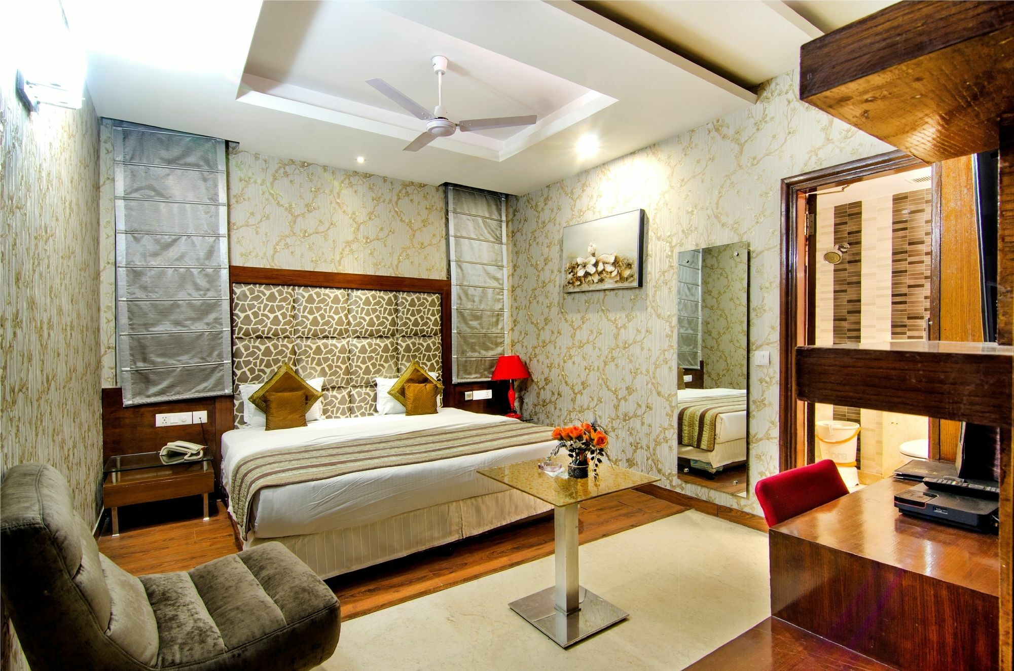 Hotel Omega Residency Nuova Delhi Esterno foto