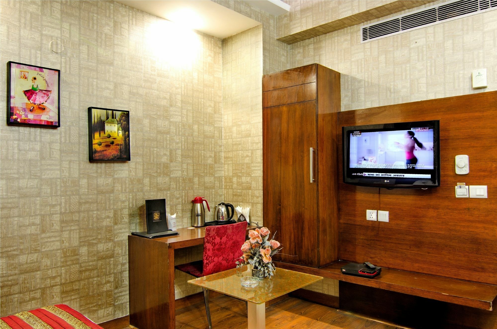 Hotel Omega Residency Nuova Delhi Esterno foto