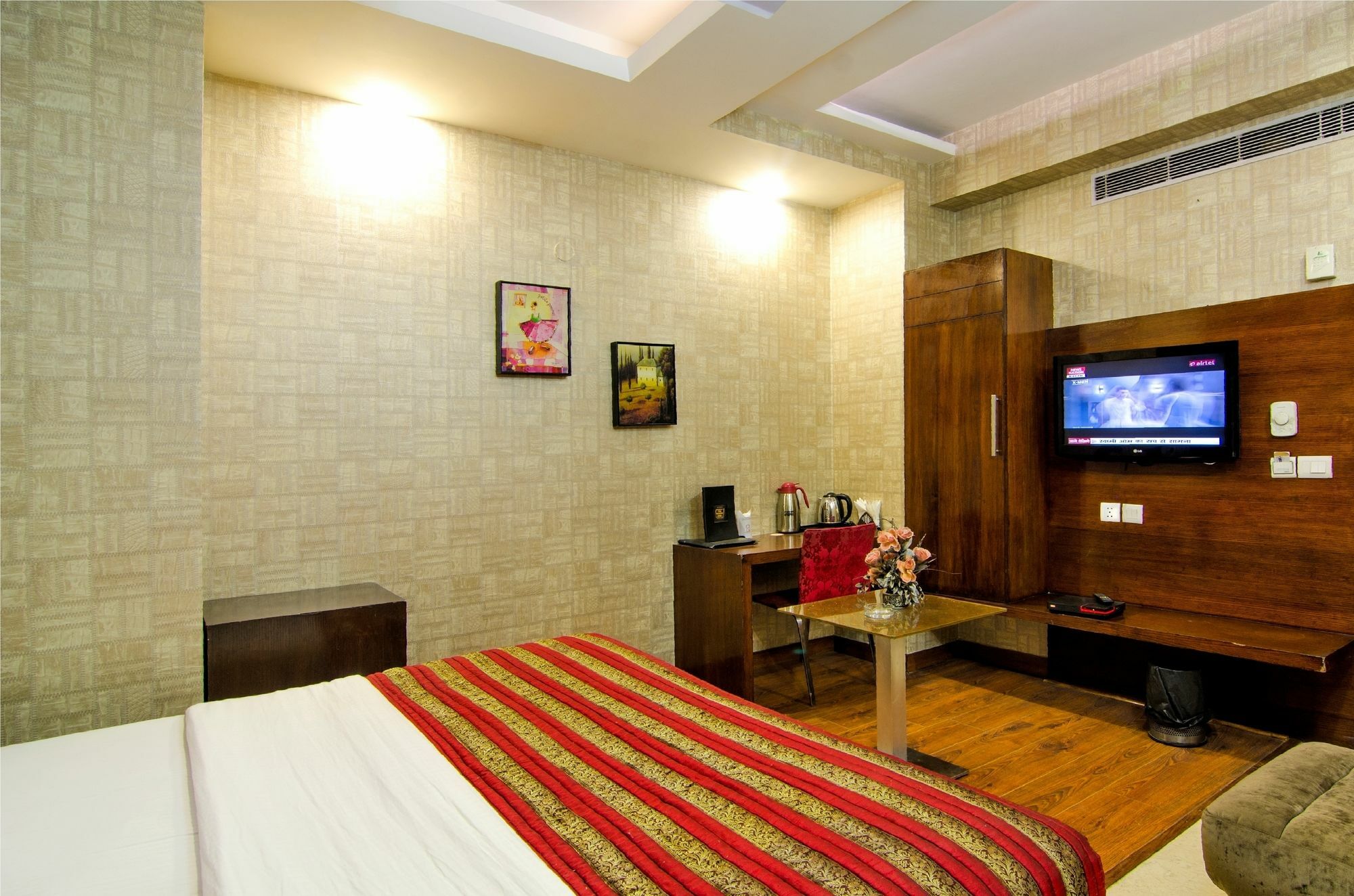 Hotel Omega Residency Nuova Delhi Esterno foto